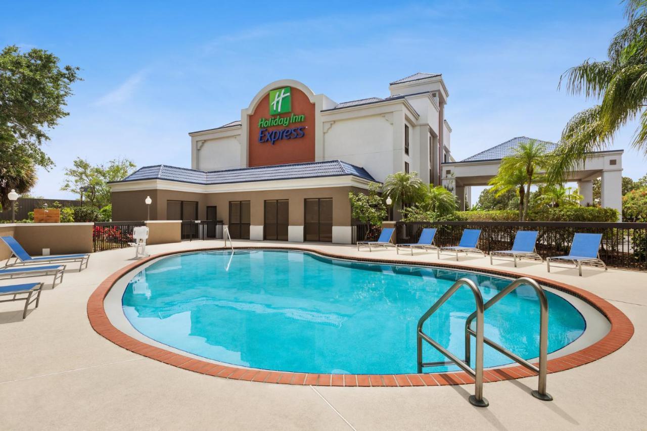 Holiday Inn Express Vero Beach-West I-95 By Ihg Exterior foto