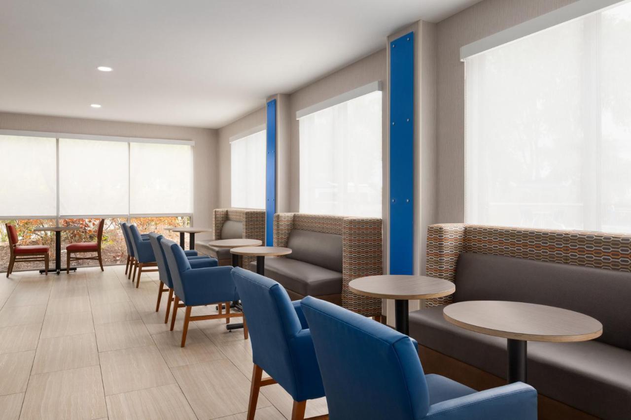 Holiday Inn Express Vero Beach-West I-95 By Ihg Exterior foto