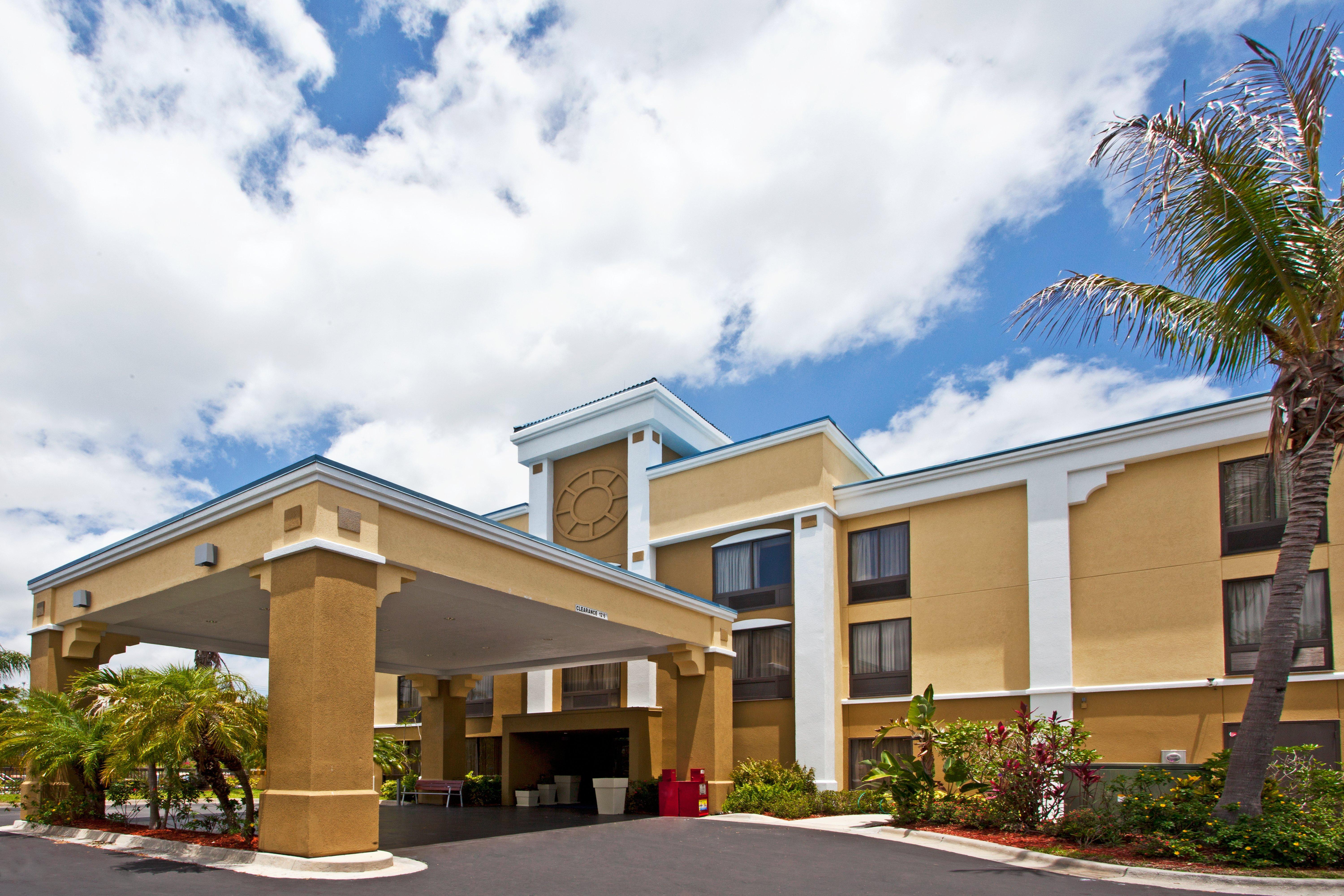 Holiday Inn Express Vero Beach-West I-95 By Ihg Exterior foto