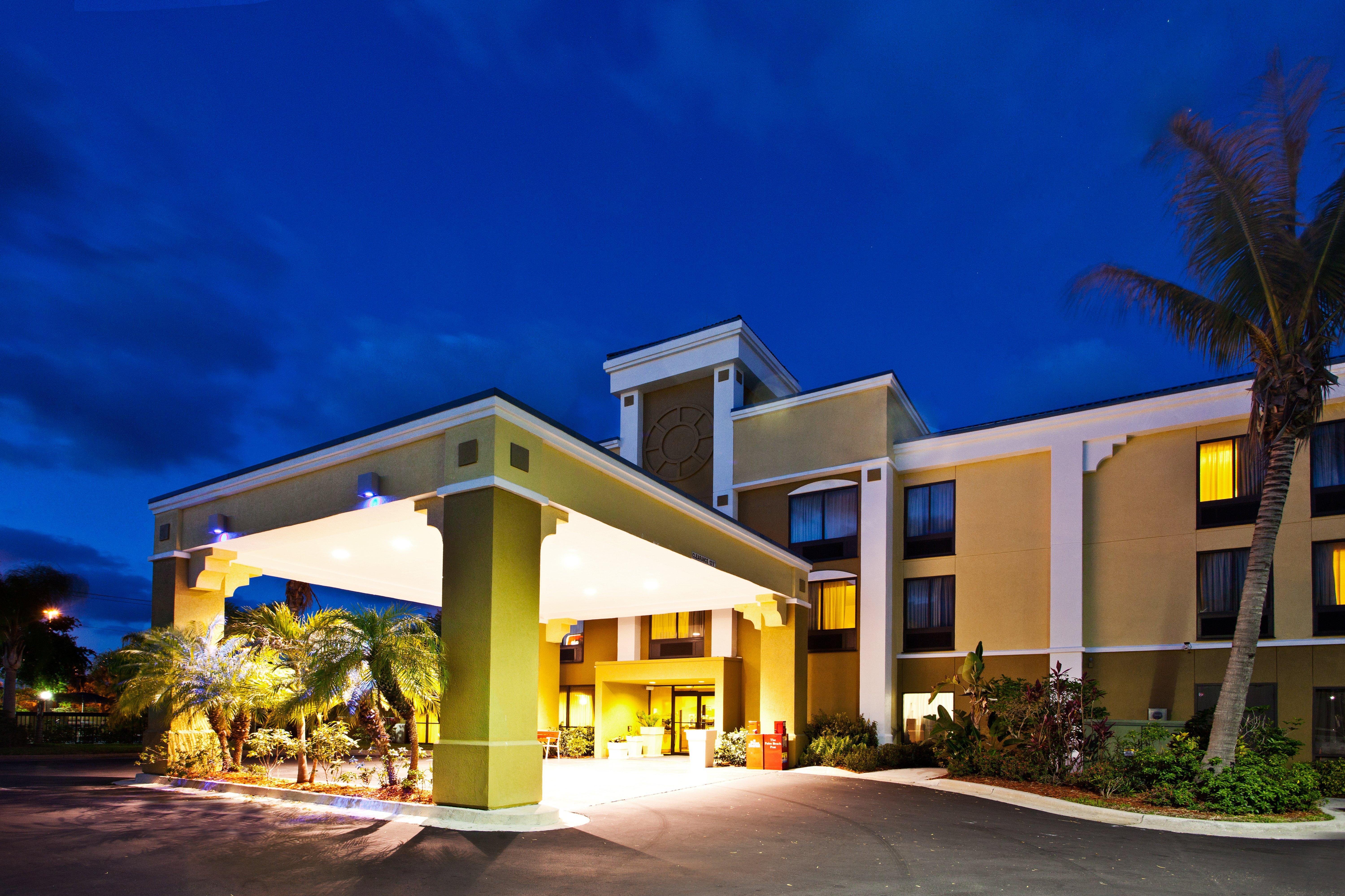 Holiday Inn Express Vero Beach-West I-95 By Ihg Exterior foto