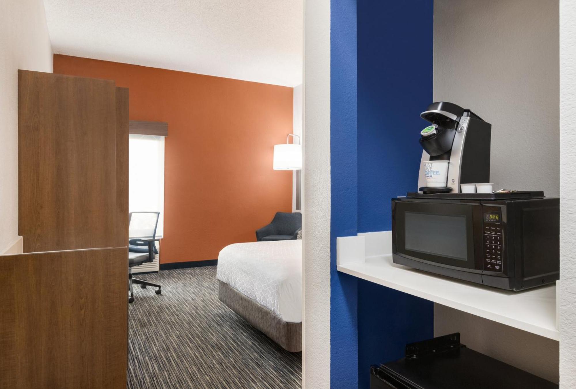 Holiday Inn Express Vero Beach-West I-95 By Ihg Exterior foto