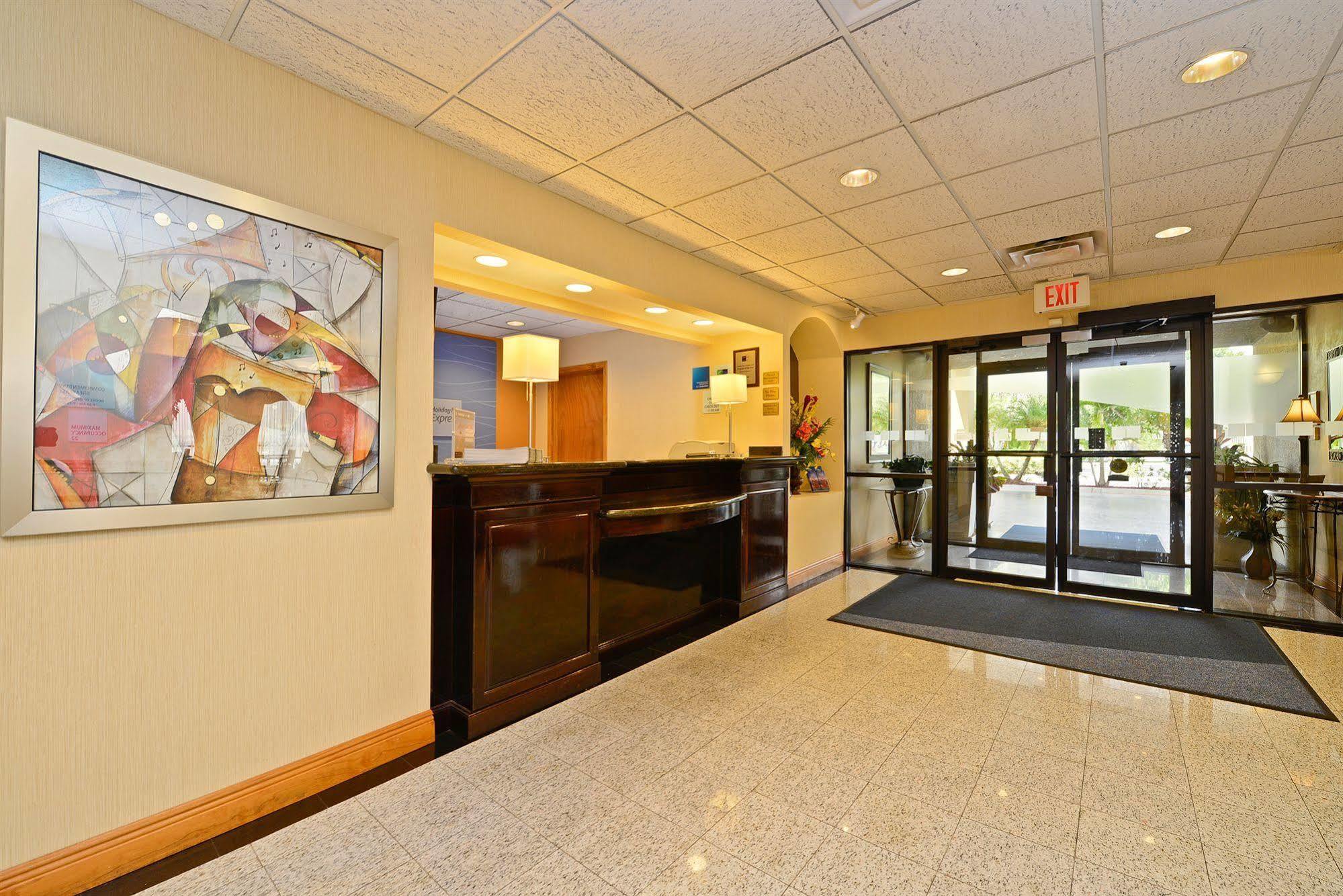 Holiday Inn Express Vero Beach-West I-95 By Ihg Exterior foto