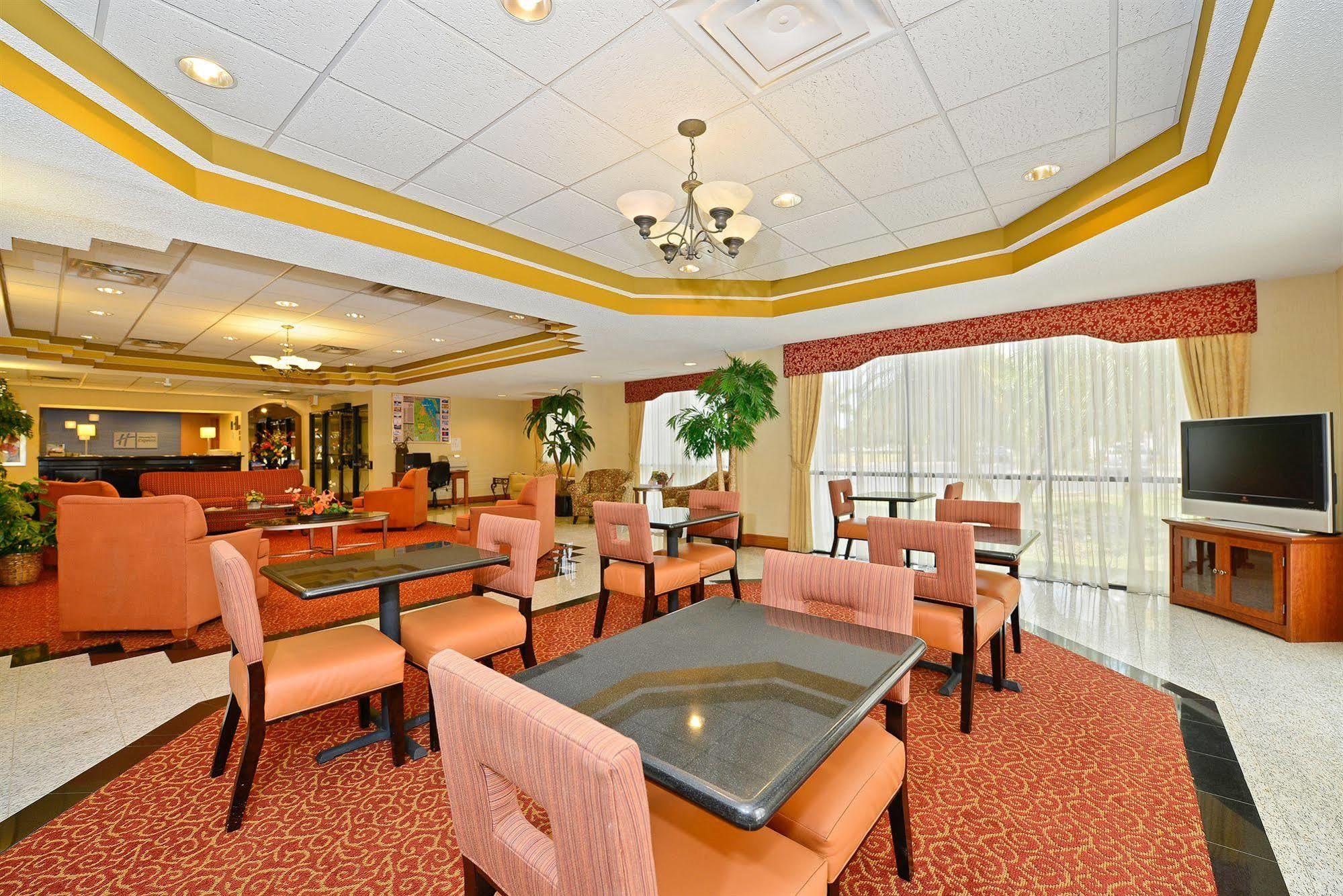 Holiday Inn Express Vero Beach-West I-95 By Ihg Exterior foto