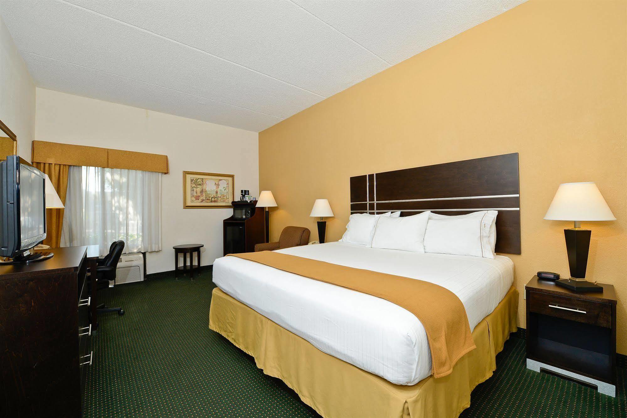 Holiday Inn Express Vero Beach-West I-95 By Ihg Exterior foto